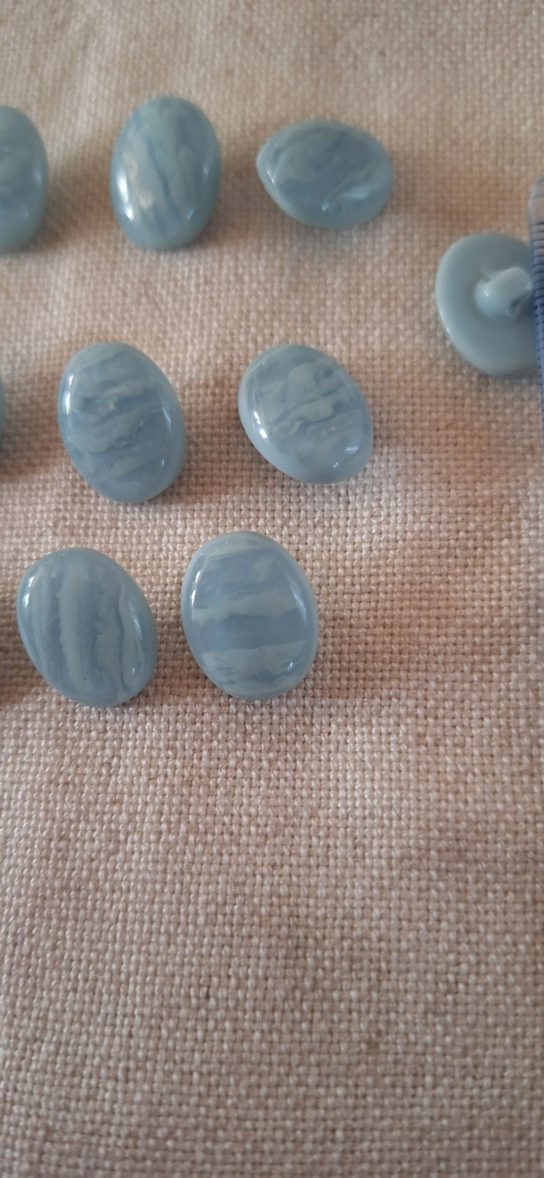 10 botões de 18 mm para costura em resina – photo 3